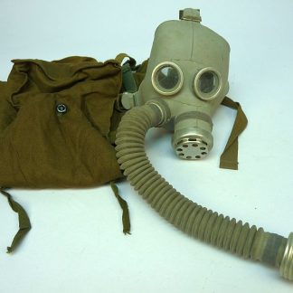 Sovjet kindergasmasker met spreekmembraam en tasje