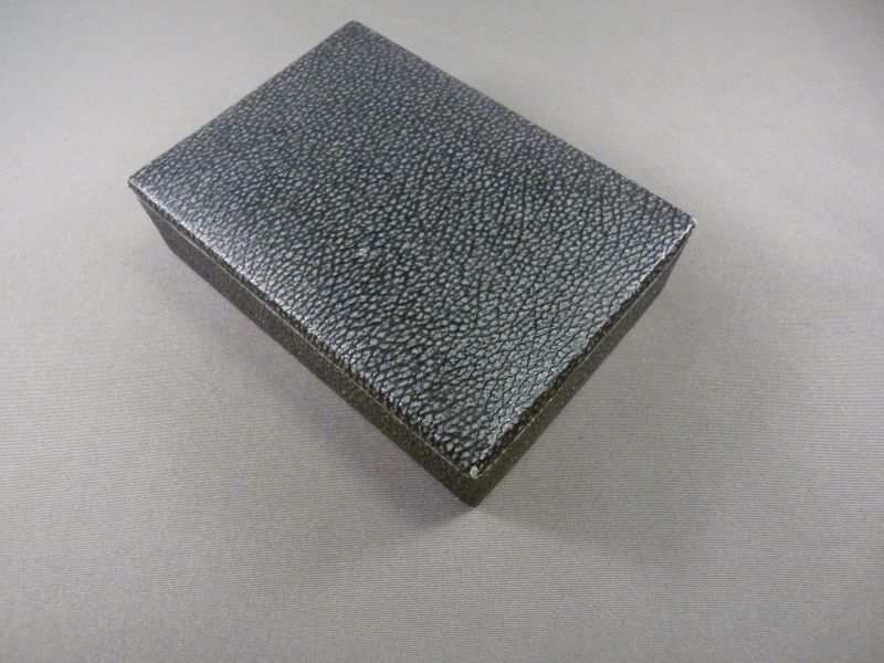 Deutsches Rotes Kreuz / Rode Kruis Medaille DDR – In Doos - Afbeelding 4