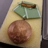 DDR Medaille “Für ausgezeichnete Leistungen” - Afbeelding 3