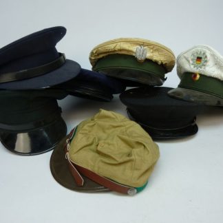 Lotje van diverse petten