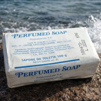 Italiaanse geparfumeerde legerzeep
