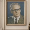 Extreem groot portret van Erich Honecker, jaren 70
