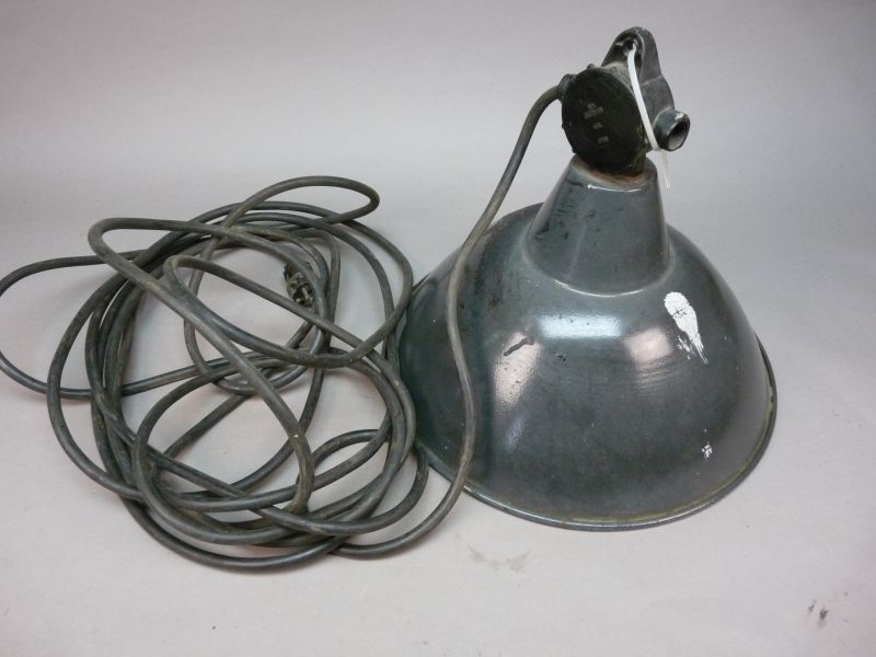 DDR Industriële Hanglamp – Vintage Fabriekslamp