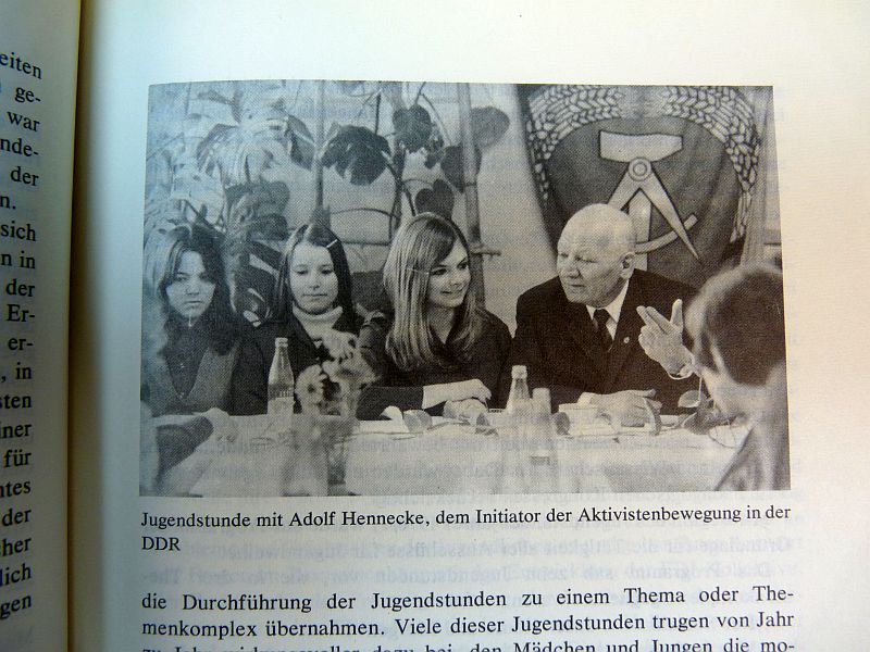 DDR Handbuch zur Jugendweihe (1974)+ bijlagen - Afbeelding 9