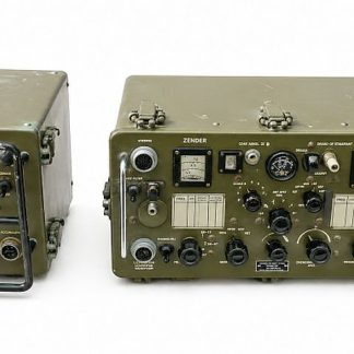 RT-3030 / GRC-3030 set, militaire radiozender + voeding