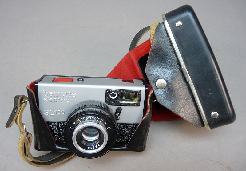 Vintage DDR camera – Beirette Electric SL 400 + originele tas