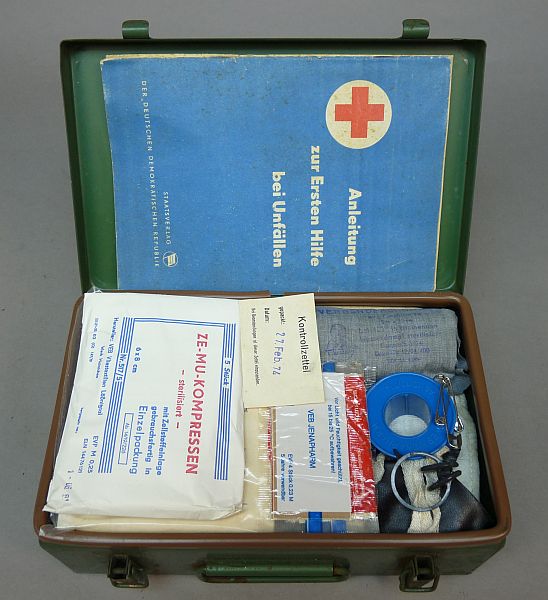 DDR / NVA voertuig verbandtrommel - Afbeelding 2