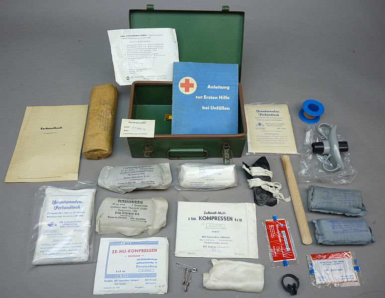 DDR / NVA voertuig verbandtrommel