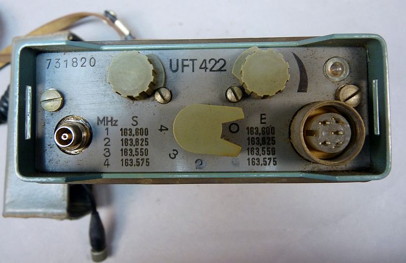Originele DDR / NVA UFT422 portofoon / veldradio - Afbeelding 3
