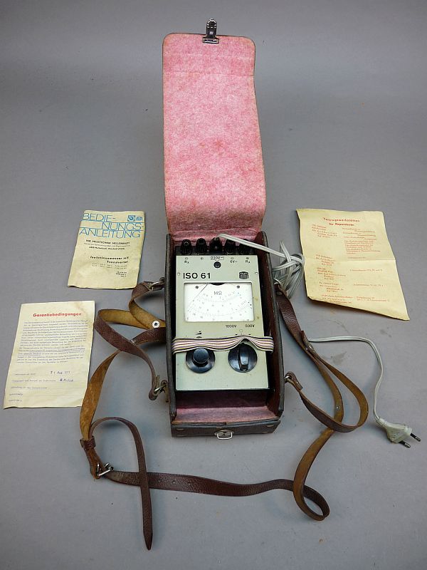 Vintage DDR ISO 61 isolatiemeter / testkast