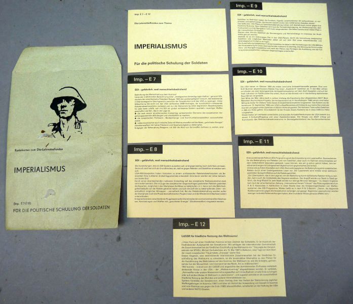 DDR / NVA Propagandakoffer, Opleidings- en Propagandamateriaal - Afbeelding 11