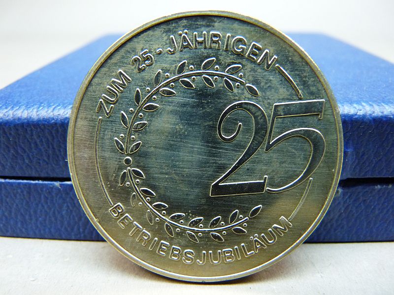 DDR IFA Herdenkingspenning, 25 Jaar Bedrijfsjubileum - Afbeelding 3