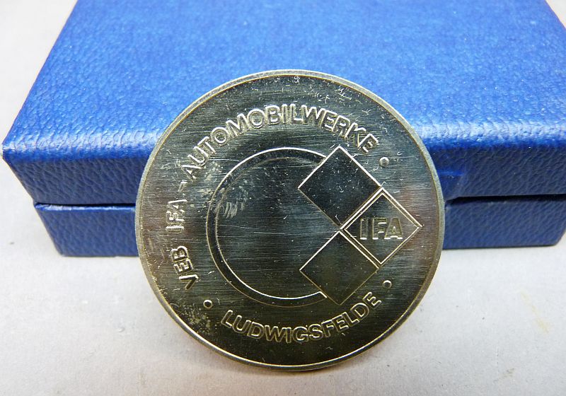 DDR IFA Herdenkingspenning, 25 Jaar Bedrijfsjubileum - Afbeelding 2