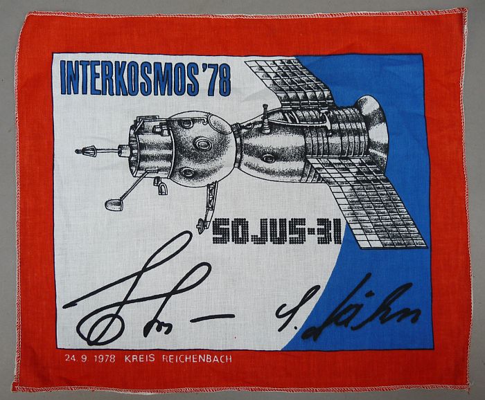 DDR Interkosmos ’78 kleedje – met sig. kosmonaut Sigmund Jähn
