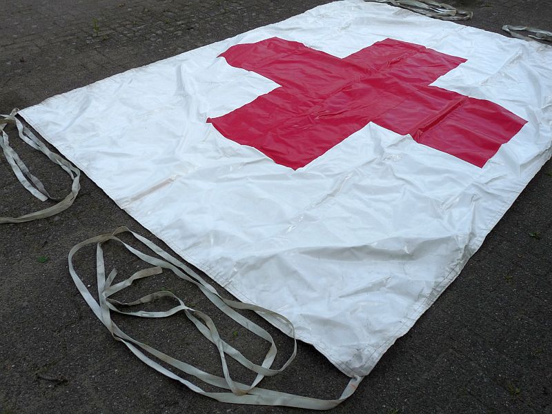 Rode Kruis Zeil 255 x 355 cm – Signaal- en Markeerdoek - Afbeelding 2