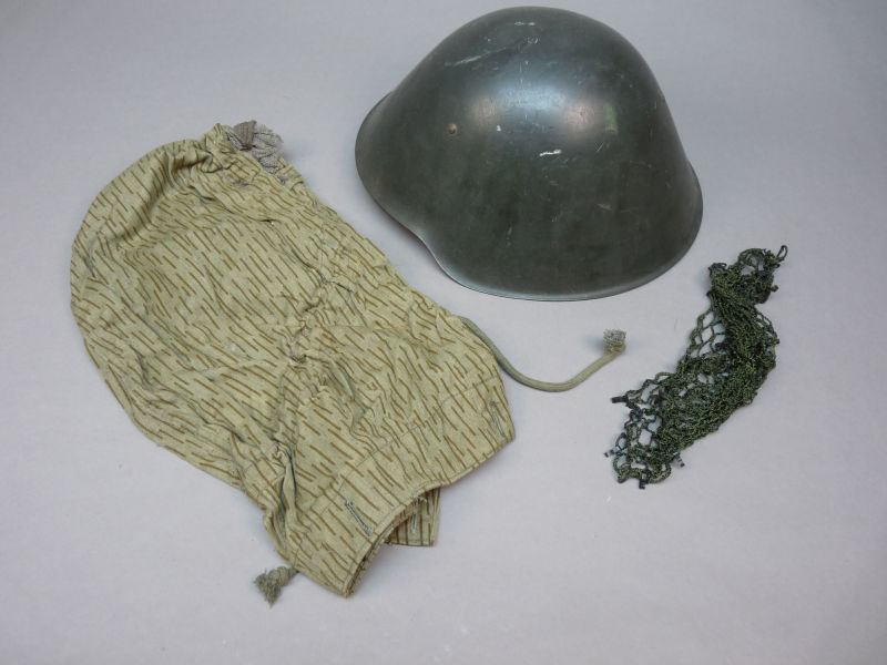 DDR NVA M56 Helm – 1e Model 1960 met periodieke helmcover - Afbeelding 5