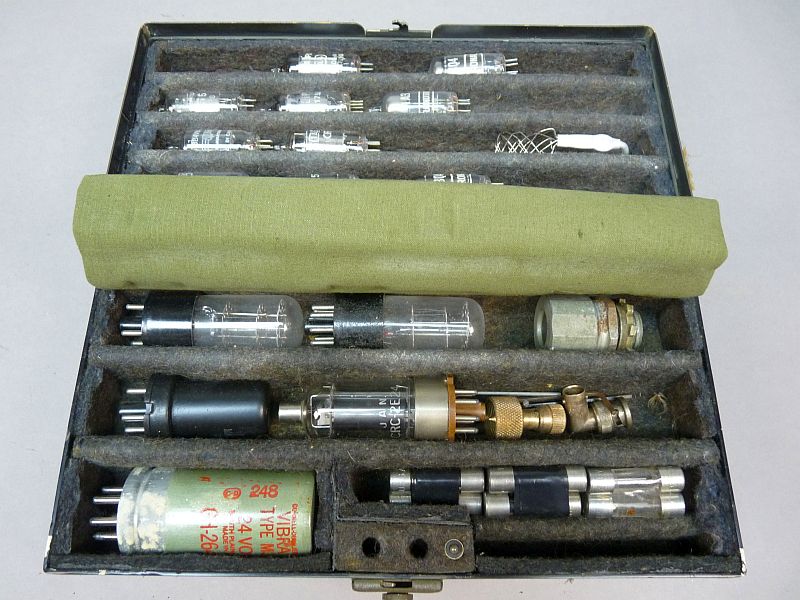 CASE CY684 BG/GRC Reserveonderdelen Kist - Afbeelding 3