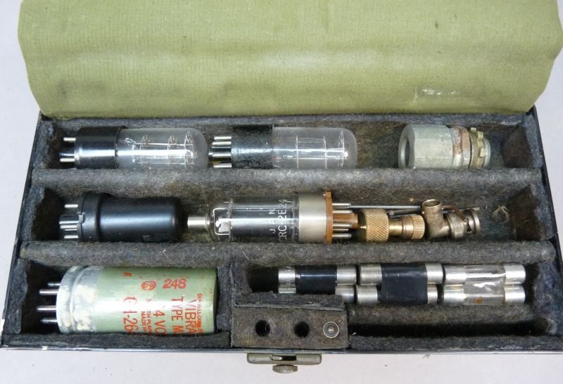CASE CY684 BG/GRC Reserveonderdelen Kist - Afbeelding 4