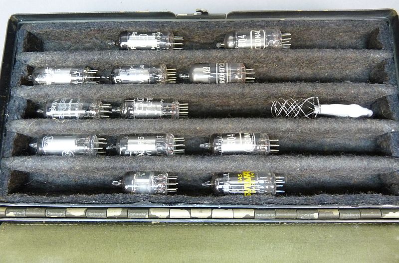 CASE CY684 BG/GRC Reserveonderdelen Kist - Afbeelding 5