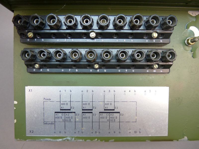DDR / NVA militaire veldtelefonie aansluitkast / kabelverdeelkast - Afbeelding 2