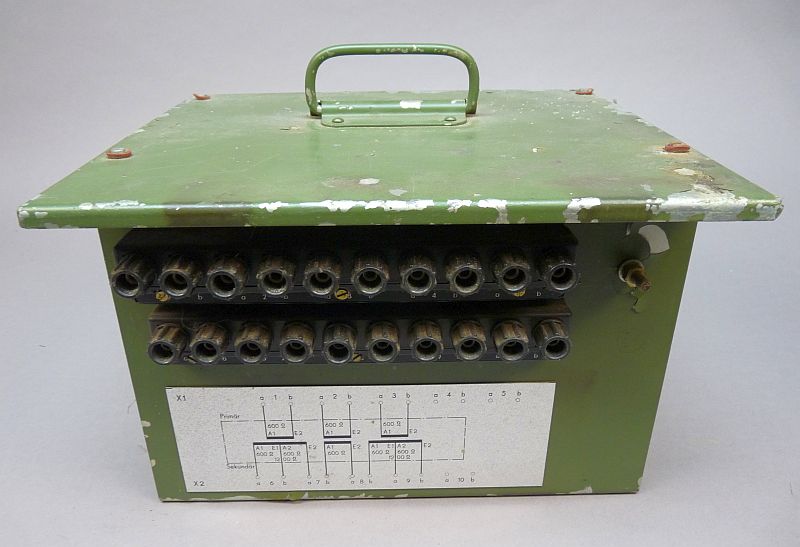 DDR / NVA militaire veldtelefonie aansluitkast / kabelverdeelkast