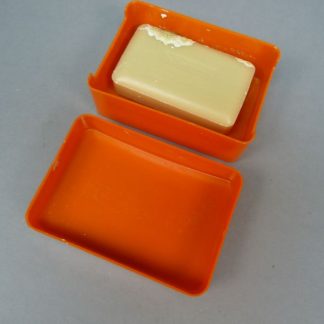 Vintage oranje zeepdoos met zeep – DDR / Oost-Duitsland