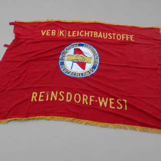 Originele DDR Vaandel – VEB [K] Leichtbaustoffe Reinsdorf-West