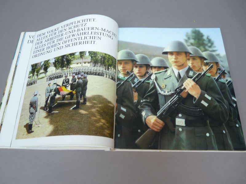 Polizei des Volkes – Fotoboek Volkspolizei DDR - Afbeelding 2