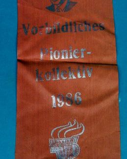 DDR Vaantje Vorbildliches Pionier-Kollektiv 1986 ( jungpioniere )