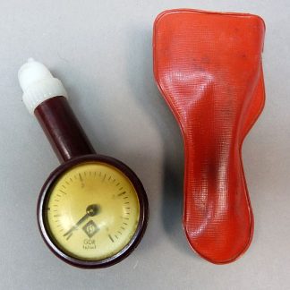 Vintage DDR bakelieten bandenspanningsmeter – met etui