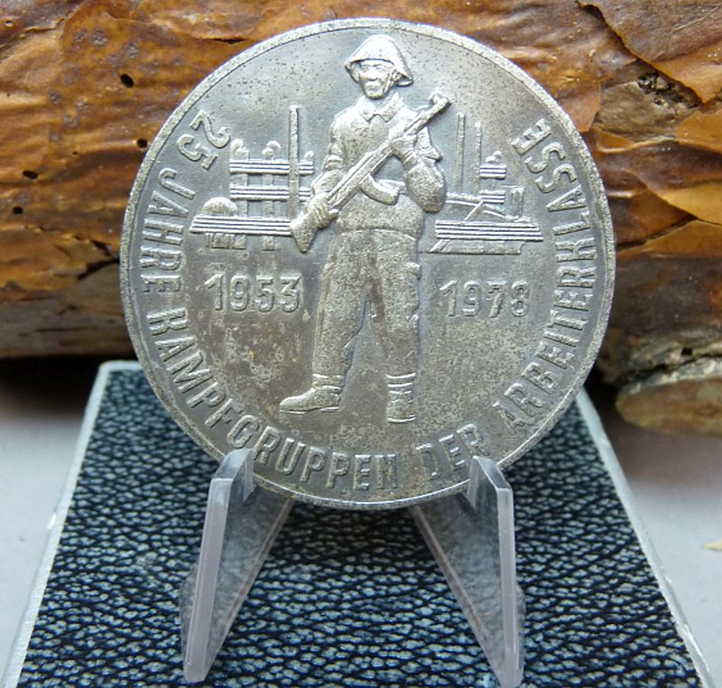 DDR Kampfgruppen medaille V.E.B Leuna-Werke 1953-1978 - Afbeelding 3
