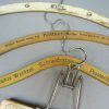 Antieke houten kleerhangers uit de jaren 30 – set van 4 met reclameopdruk - Afbeelding 3