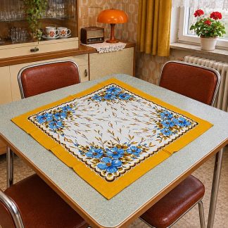 Vintage DDR tafelkleed 80x80 cm – Blauwe bloemen – NOS 1983