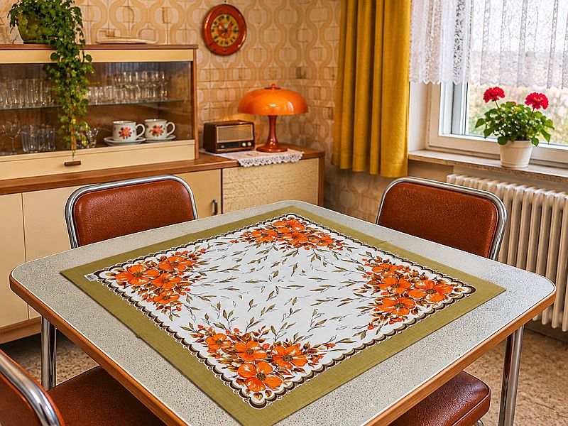 Vintage DDR tafelkleed 80x80 cm – Oranje bloemen – NOS 1983