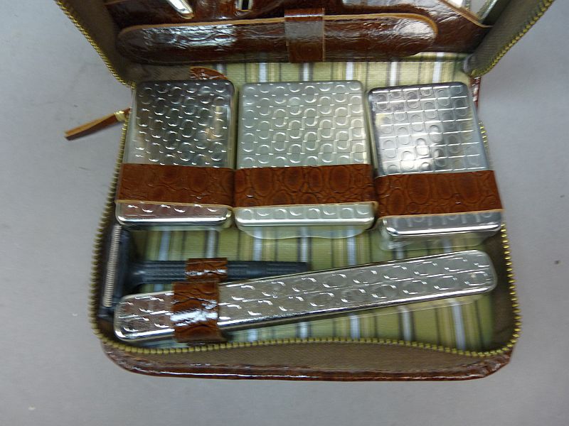 Vintage DDR-reisscheerset in etui - Afbeelding 2