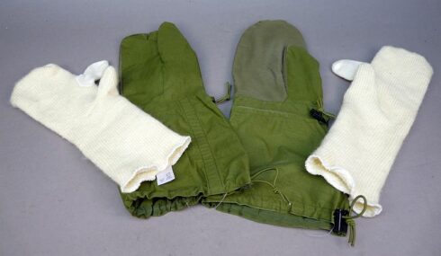 Noorse handschoenen met overhandschoenen voor extreme kou