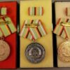 3x medaille ,,Fur hervorragende/ausgezeichnete Dienste,, Brons/Zilver/Goud - Afbeelding 2