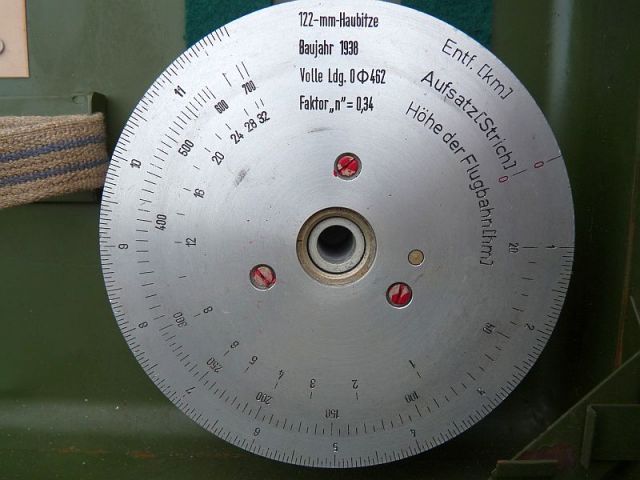Tagesverbesserungsrechner TVR58 voor 122mm houwitzer - Afbeelding 2