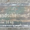 Gecamoufleerde kist voor handscheinwerper