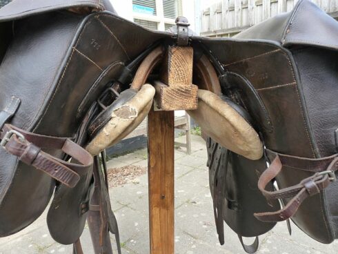 Zwitsers Cavalerie zadel met toebehoren - Afbeelding 11