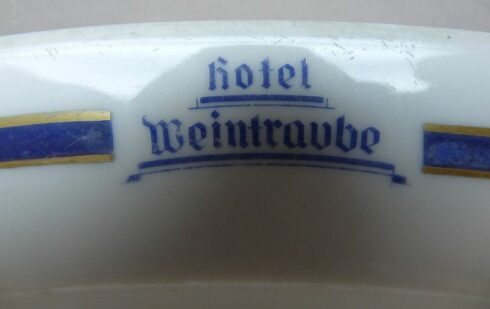 Porseleinen bord hotel ,,Weintraube,, jaren 30/40 - Afbeelding 2