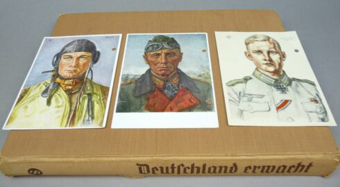 Sigaretten plaatjes boek ,,Deutschland erwacht,, met 3 veldpost kaarten - Afbeelding 2