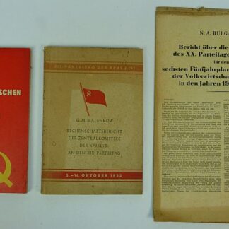 2 DDR boeken en 1 partijdagblad KPdSU (Kommunistischen Partei der Sowjetunion) jaren 50/60